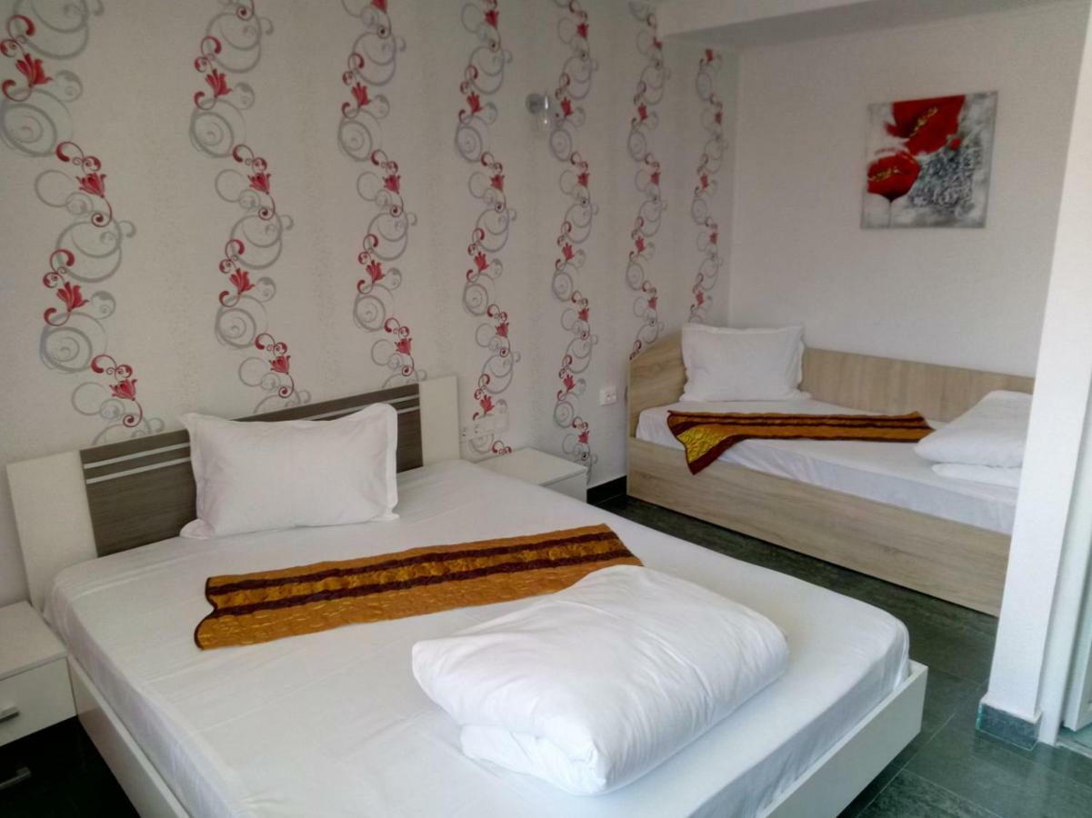 Camere De Inchiriat Carpati Hunedoara Luaran gambar