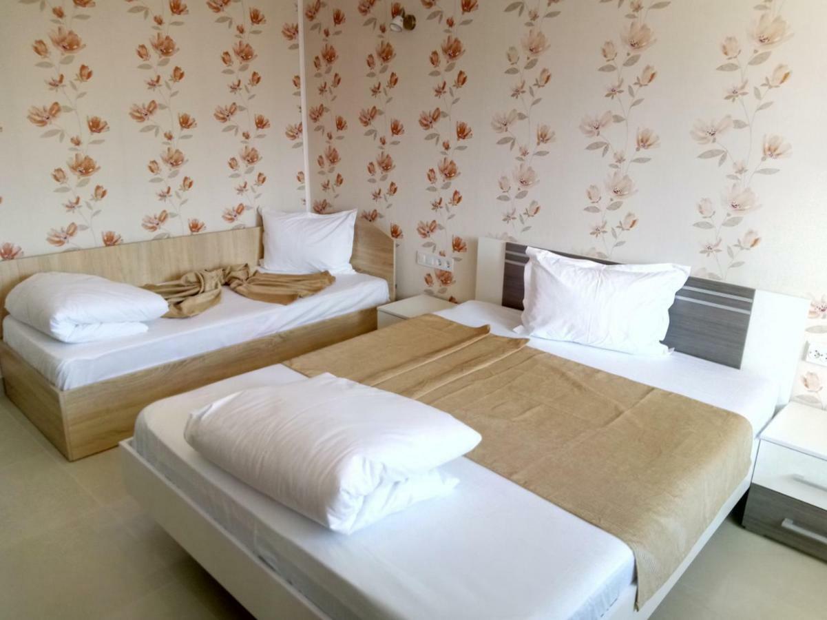 Camere De Inchiriat Carpati Hunedoara Luaran gambar