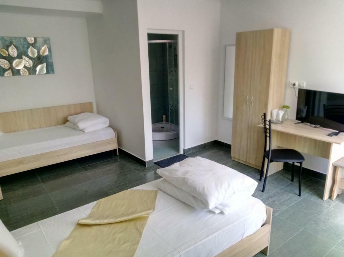 Camere De Inchiriat Carpati Hunedoara Luaran gambar