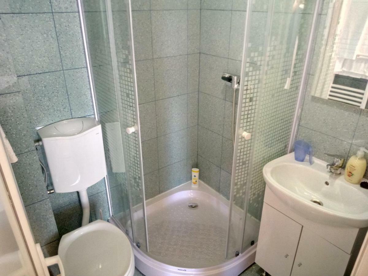 Camere De Inchiriat Carpati Hunedoara Luaran gambar