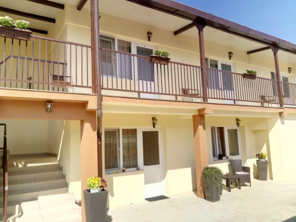 Camere De Inchiriat Carpati Hunedoara Luaran gambar