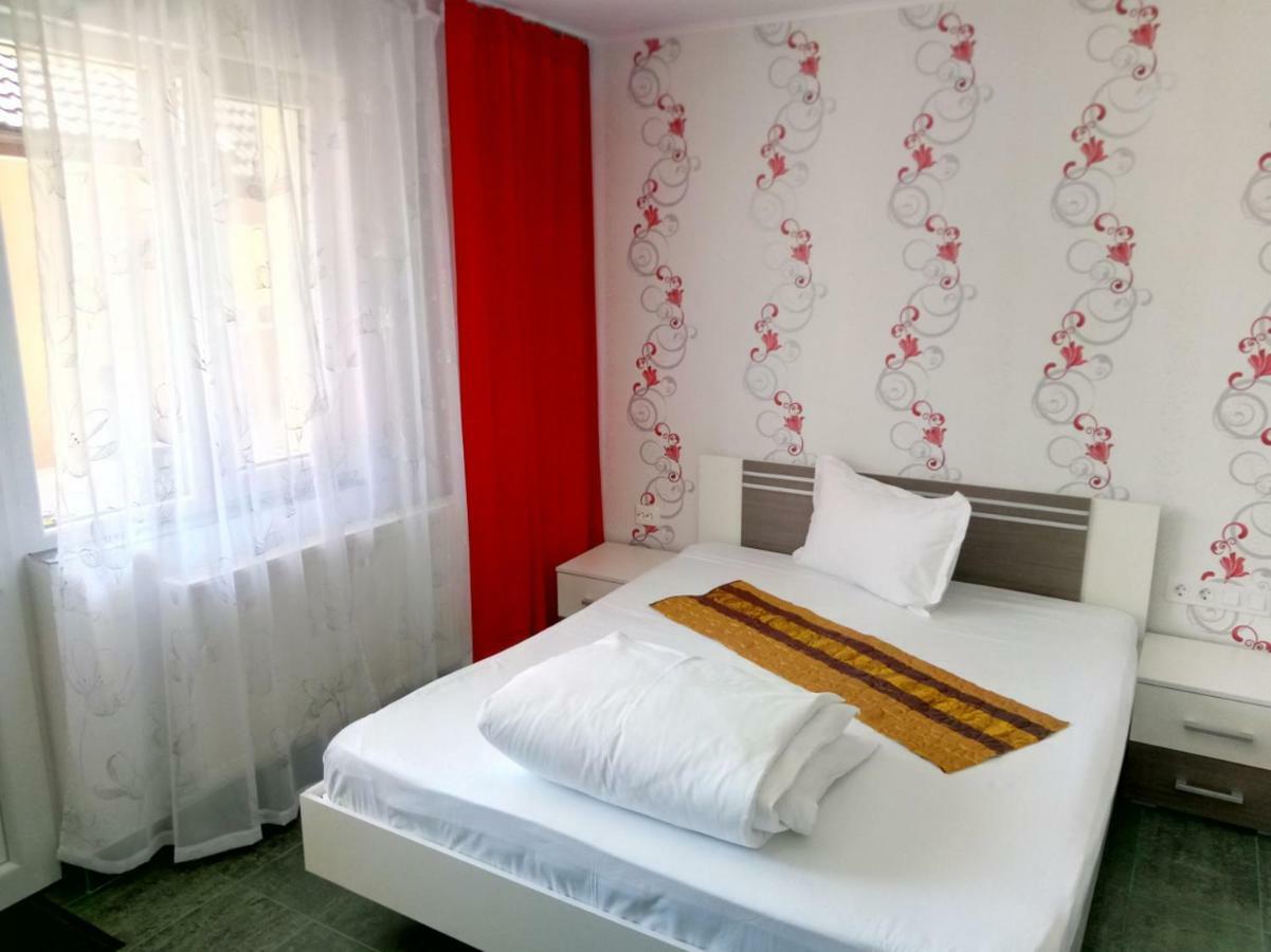 Camere De Inchiriat Carpati Hunedoara Luaran gambar