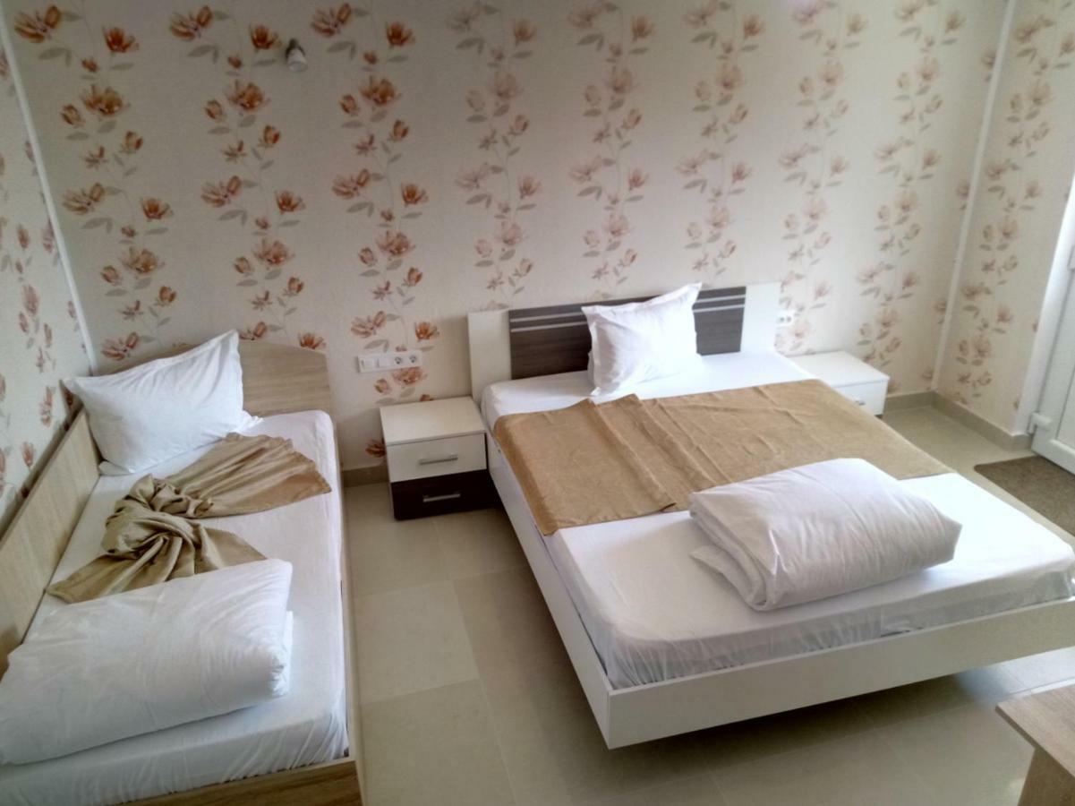 Camere De Inchiriat Carpati Hunedoara Luaran gambar