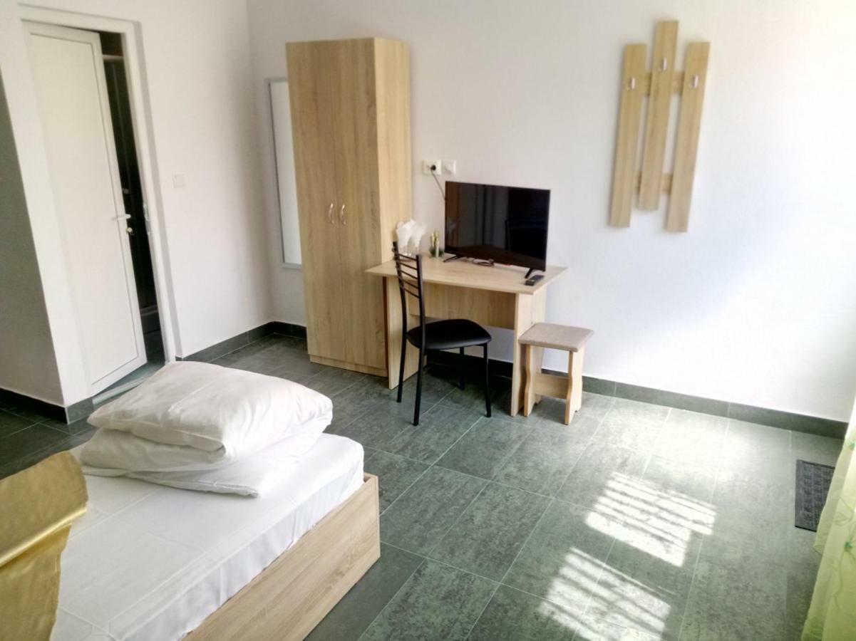 Camere De Inchiriat Carpati Hunedoara Luaran gambar
